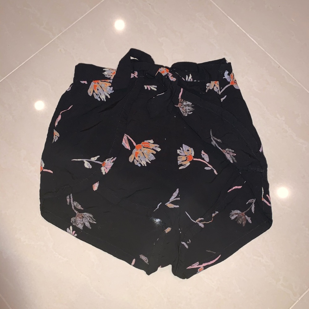 Urban Outfitters Shorts SZ 0 high waisted shorts